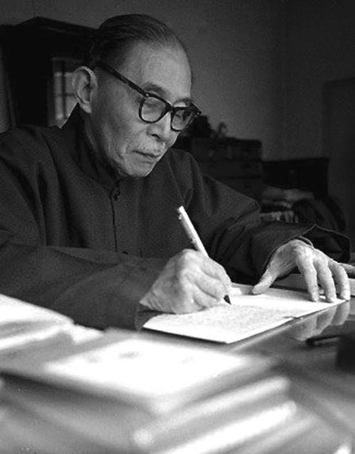 茅盾-中国现代著名作家