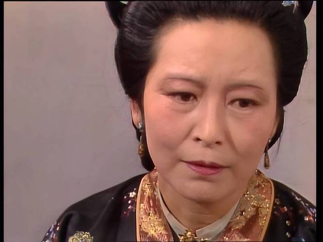 王夫人-外表和善内心毒辣的宝玉之母
